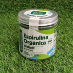 Wild Balance Espirulina Orgánica 100 gr es un suplemento 100% natural rico en proteína. Es conocida por sus efectos antiinflamatorios y antioxidantes. Proporciona un gran aporte energético y ayuda a que los perros y gatos recuperen su vitalidad. Recomendado para perros y gatos.